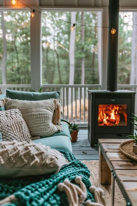 Cozy Screen Porch Fireplace Ideas for Your Home 4 Season Porch With Fireplace, Porch Fireplace Ideas, Screened Porch Fireplace, Cozy Screened In Porch, Sunroom With Fireplace, Sunroom Fireplace, Scandinavian Fireplace, Porch With Fireplace, Fireplace Screens With Doors