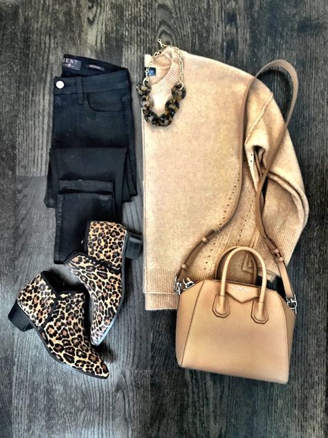 IG: @mrscasual | 5 ways to wear coated jeans Coated Jeans Outfit, Jeans Boots Outfit, Basic Wardrobe Pieces, Coated Jeans, Winter Closet, Fashion For Women Over 40, Fall Outfits For Work, Fashion Capsule, Diva Fashion