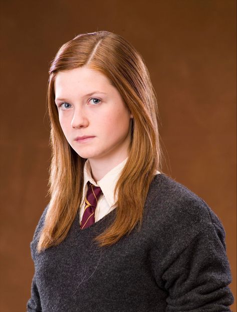 Bonnie Wright Harry Potter, Ginny Weasley Aesthetic, Poster Harry Potter, Harry Potter Ginny Weasley, Harry Potter Ginny, Weasley Aesthetic, Weasley Harry Potter, Weasley Family, Harry Potter Games