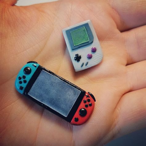 More of my creations on Instagram celty.crafts #nintendo #nintendoswitch #gaming #polymerclay Clay Nintendo Switch, Gaming Clay Ideas, Clay Nintendo, Gaming Crafts, Pokemon Clay Ideas, Nintendo Crafts, Control Xbox, Mario Crafts, Polymer Clay Halloween