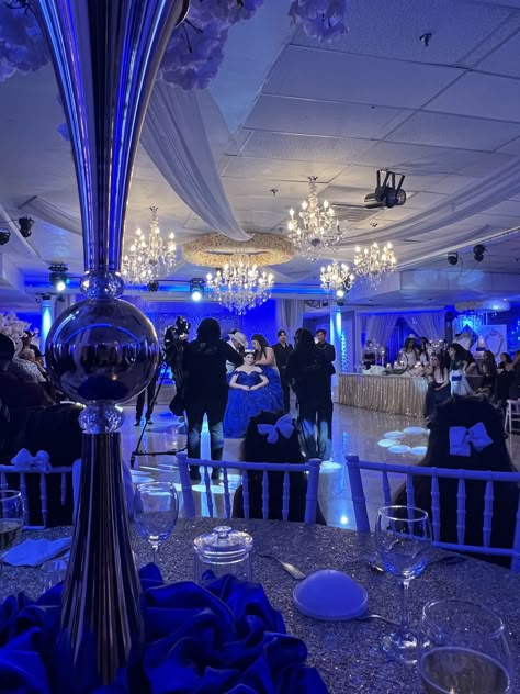 Blue And Silver Debut Theme, Royal Blue Quince Venue Ideas, Dark Blue Quinceanera Theme Ideas, Quince Venue Ideas Blue, Navy Blue And Silver Quinceanera Ideas, Midnight Quinceanera Theme, Midnight Blue Quinceanera Theme, Royal Blue Quince Theme, Under The Stars Quinceanera Theme