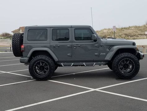 Grey Jeep, Jeep Wrangler Lights, Silver Jeep, Jeep Wrangler Interior, Jeep Sahara, Dream Cars Range Rovers, 4 Door Jeep Wrangler, Jeep Dogs, Jeep Baby