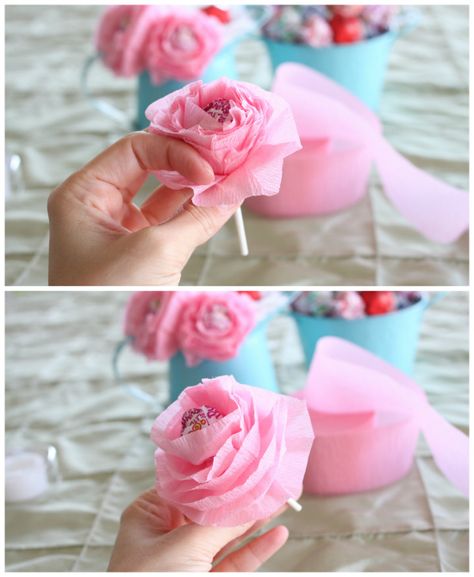 DIY Lollipop Flowers step 5 Diy Lollipop, Lollipop Flowers, Chocolate Factory Party, Flower Party, Candy Bouquet, Valentines Party, Valentine Day Crafts, Girl Shower, Valentine Crafts