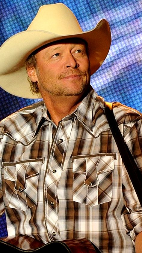 Alan Jackson’s “When Somebody Loves You” Was Released 23 Years Ago Allan Jackson, Alan Jackson Music, Aaron Neville, Newnan Georgia, Best Country Singers, Gavin Degraw, Airplane Wallpaper, Music Career, Mr. Love