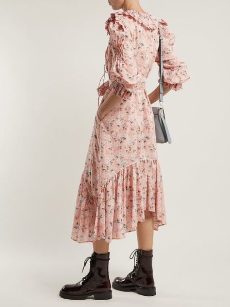 How to Wear a Prairie Dress Without Looking Costumey | StyleCaster Prairie Fashion, Prarie Dress, Bohemian Print Dress, Prairie Dresses, Girl Trends, Prairie Dress, Textiles Fashion, Matches Fashion, Matching Dresses