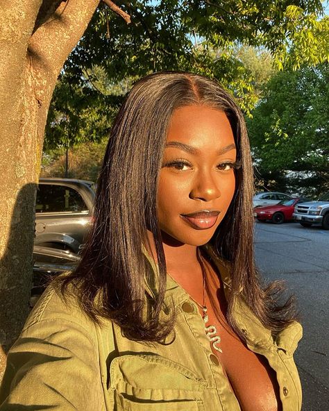 29.4k Likes, 282 Comments - Adeyanju Adeleke (@yanjusofine_) on Instagram: “Golden hour selfie✨ Wig from @spoiledluxuryofficial” Dark Skin Beauty, Baddie Hairstyles, Grunge Hair, Light Brown Hair, Black Girls Hairstyles, Bob Wigs, Baby Hairstyles, Hair Looks, Bob Hairstyles