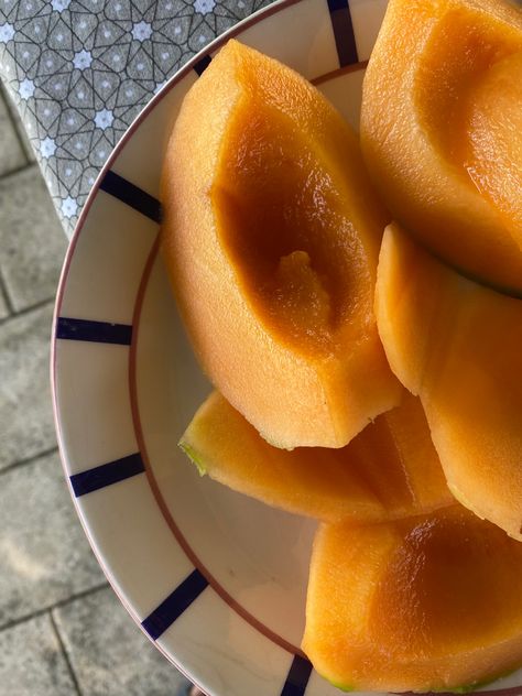 Melon. Aesthetic. Fruits. Food. Summer. Picture inspi. Ig story. Instagram. Cantaloupe Aesthetic, Melon Aesthetic, Aesthetic Fruits, Cantaloupe Fruit, Food Summer, Beauty Hacks Nails, Inspo Pics, Perfume Scents, Summer Food