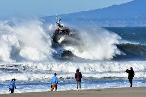 Coast Guard Boats, Coast Guard Stations, Mavericks Surfing, Stinson Beach, Us Coast Guard, Hollywood Movie, Nail Biting, Caught On Camera, California Coast