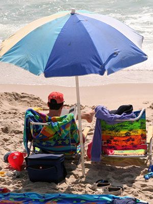 How to Properly Mount a Beach Umbrella Beach Umbrella Hack, Scorching Sun, How To Get Tan, Beach Hacks, Beach Umbrella, Sun Rays, Hold Ups, This Weekend, Beach Mat