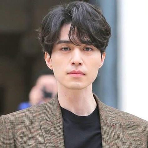 How do I achieve this Korean hairstyle ... Korean Men Haircut, Ivy League Haircut, Korean Men Hairstyle, Korean Haircut, Hairstyle Examples, Asian Haircut, Korean Short Hair, Side Part Hairstyles, Asian Men Hairstyle