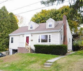 SoPo Cottage: The Beach Cottage - Reinventing a 1940's Cape Cod Cape Addition, Cottage Style Homes Exterior, Cape Cod Renovation, Small Beach Cottages, Cape Cod Bedroom, Small Beach Cottage, House Transformation, Cape Cod House Plans, Craftsman Style Bungalow