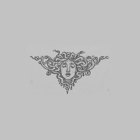 Sternum Crescent Moon Tattoo, Medusa Tattoo Back Of Neck, Medusa Tattoo Neck, Medusa Neck Tattoo, Artsy Tattoo Ideas, Tattoo Medusa, Artsy Tattoos, Medusa Tattoo, 얼굴 그리기