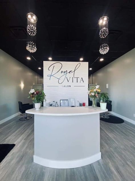 Parlour Reception Design, Reception For Salon, Tanning Salon Decor Interiors, Front Desk Ideas Reception Areas Salon, Reception Desk For Hair Salon, Hair Salon Front Desk, Salon Flooring Ideas, Salon Front Desk Ideas, Beauty Salon Reception Area