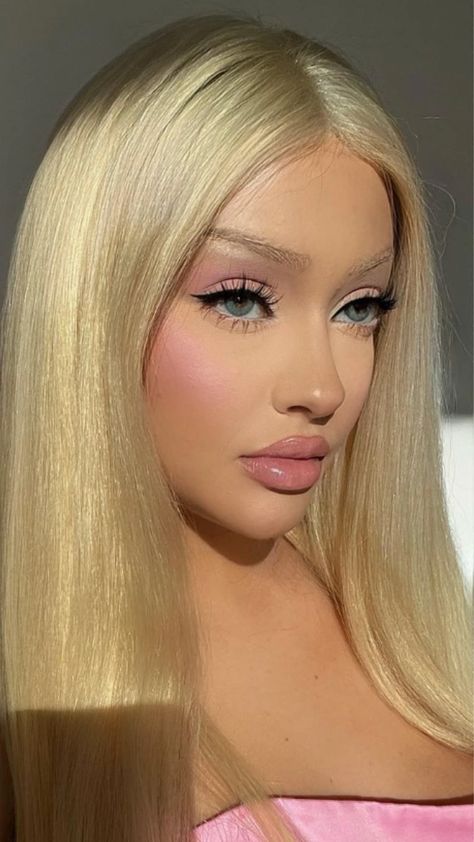 Barbie Makeup, Makeup Ideas, Barbie inspo Makeup Barbie Makeup Ideas, Barbie Makeup Look, Makeup Look Ideas, Doll Face Makeup, Bratz Doll Makeup, Girly Makeup, Princess Makeup, Barbie Makeup, Chique Outfits