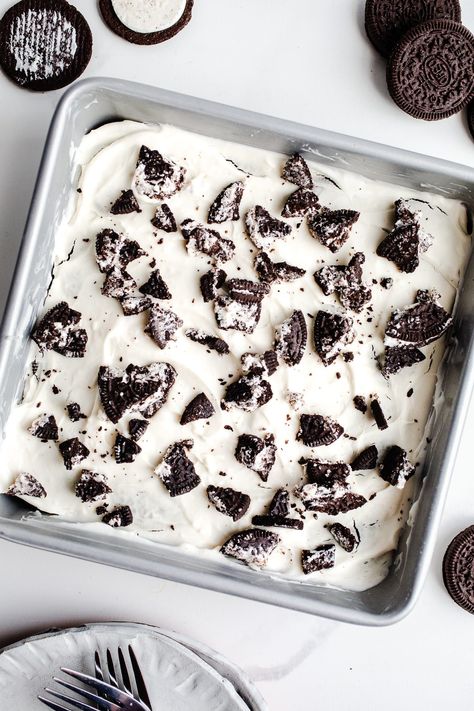 Gluten-Free Oreo Icebox Cake (Dairy-Free) Gluten Free Oreo Pie, Oreo Icebox Cake, Oreo Dirt Cake, Gluten Free Oreos, Oreo Bars, Oreo Cookie Recipes, Oreo Dessert Recipes, Oreo Pie, Icebox Cake Recipes