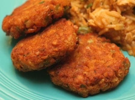 This really isn't an attempt to make some kind of vegan crab cake. I thought some Cajun food would hit the spot, but I was also in the mood ... Veggie Patty, Chickpea Cakes, Veggie Lunch, Vegan Cajun, Vegan Crab Cakes, Vegetarian Eating, Black Chickpeas, Vegan Crab, Meatless Dishes