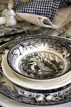 Black Toile, Black And White Plates, China Dishes, White Dishes, White Cottage, Black And White Decor, White Plates, China Patterns, Beautiful Dishes