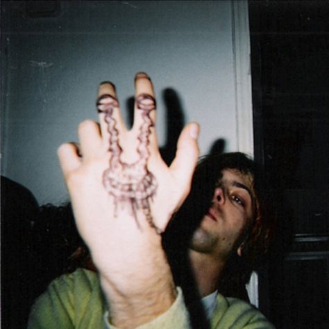 Drawing on Kurt's hand Curco Vein, Kurt Cobain Photos, Daniel Johnston, Kurt Nirvana, Kaptan Jack Sparrow, Donald Cobain, Kurt Cobain Nirvana, Nirvana Kurt Cobain, Nirvana Kurt