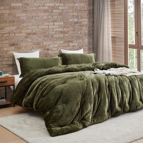 PRICES MAY VARY. Size: Alaskan King Comforter - 120"W x 120"L, (4) King Sham - 20" x 36" x 2" Flange - Weight approx. 34 lbs Material: Both sides feature our Me Sooo Comfy material in Winter Moss (Green), consisting of a short coral fleece Construction: Thick 800GSM Grade A microfiber inner fill for a warm and cozy comfort Important Information: A super plush comforter set with an ultra thick inner fill, for both soft comfort and sleek style from your bedding Care Instructions: Machine Washable Oversized King Comforter, Fleece Bedding, Oversized Comforter, Green Comforter, Velvet Comforter, Twin Xl Comforter, King Comforter Sets, Queen Comforter Sets, Bedding Stores