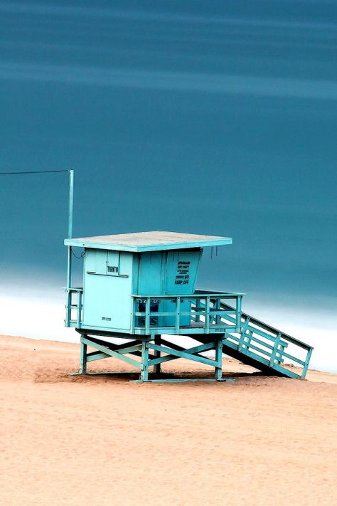 Ice Fishing Shack, Lifeguard Stand, Lifeguard Stands, Fishing Shack, Beach Lifeguard, Lifeguard Tower, Dream Beach Houses, Beach House Design, Dream Beach