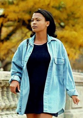 Ms NathaliaDomingo Nia Long Love Jones, Nia Long 90s, Black 90s Fashion, Love Jones, Long Outfit, Nia Long, 90s Inspired Outfits, 90s Looks, Black Hollywood