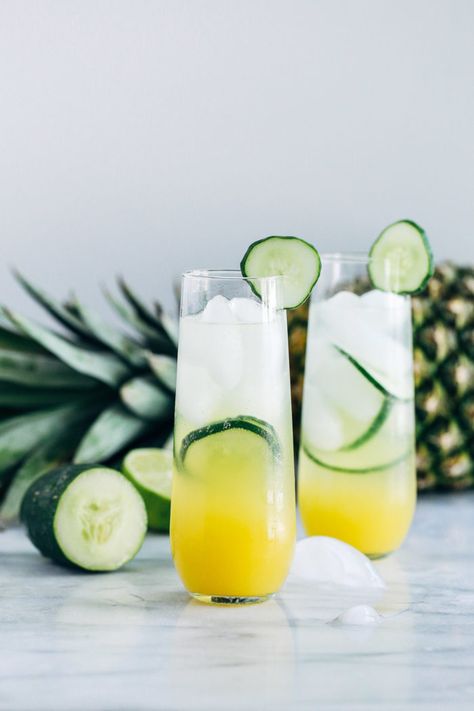 Pineapple Cucumber Lime Spritzers - Making Thyme for Health Pineapple Cucumber, Pineapple Drink, Cucumber Detox Water, Cucumber Water, Detox Water Recipes, Natural Health Tips, Daiquiri, Detox Recipes, Natural Herbs