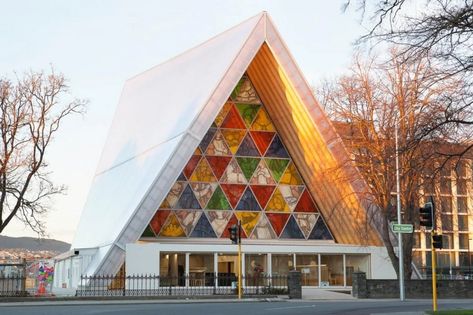 The Cardboard Cathedral By Shigeru Ban - IGNANT Cardboard Cathedral, John Pawson Architect, Shigeru Ban, Modern Church, Temporary Structures, Rem Koolhaas, Kengo Kuma, Concrete Building, Religious Architecture