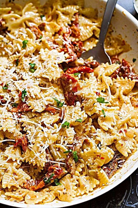 Besides being incredibly easy to make, this Creamy Sun-Dried Tomato Pasta cooks up super fast, and leave you feeling full and happy! With it’s hearty flavors and only a handful of ingredients… Creamy Sun-Dried Tomato Pasta - Creamy Sun-Dried Tomato Pasta — Eatwell101 #recipestonourish #foodmaniacindia #recipebelow #recipedessert #recipeforsuccess #foodtime #recipeplease #foodanddrink #FoodIsBae #foodasmedicine #RecipesVideos #foodphotos #recipejournal #recipecreator #foodforthesoul Creamy Cajun Chicken Pasta, Creamy Cajun Chicken, Sun Dried Tomato Pasta, Cajun Chicken Pasta Recipes, Tomato Pasta Recipe, Creamy Pasta Recipes, Beef Pasta, Cajun Chicken Pasta, Spinach Pasta