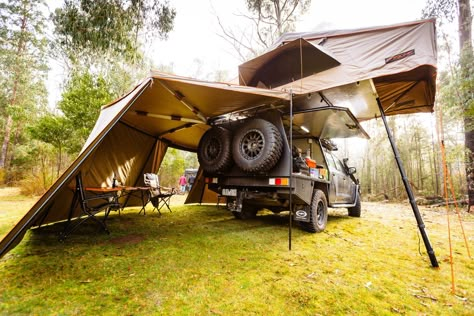 I like this set-up. Ute Camping, Camping Jeep, Ute Canopy, Easy Camping Hacks, T3 Vw, Off Road Camping, Jeep Camping, Overland Truck, Kombi Home