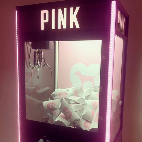 Insta Photography, Tumblr Quality, Claw Machine, Pink Nation, Girls Girl, Everything Pink, Vending Machine, Pink Outfits, Pink Love