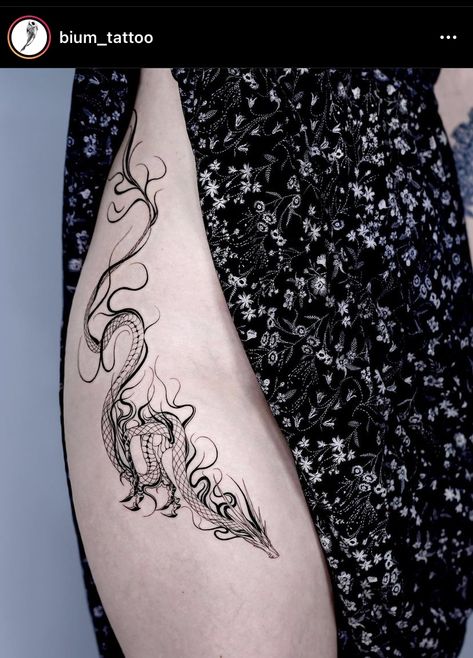 In Arm Tattoo, Rib Tattoo Designs, Feminine Lion Tattoo, Arm Tattoo For Women, Dragon Thigh Tattoo, Dragons Tattoo, Dragon Tattoo For Women, Women Back, Hip Tattoos Women