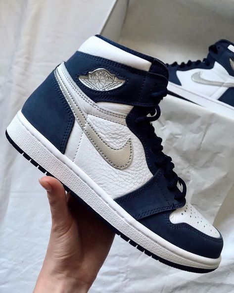 Air Jordan 1 Outfit Midnight Navy, Midnight Navy Jordan 1 Blue Silver Sepatu Air Jordan, Nike Air Jordan 1 High, Navy Blue Shoes, Nike Shoes Girls, Nike Fashion Shoes, Jordan Shoes Girls, Custom Nike Shoes, All Nike Shoes, Nike Air Shoes