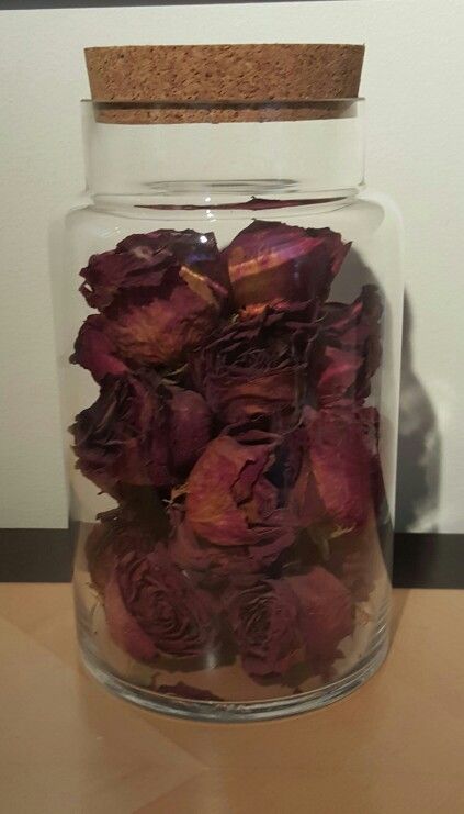 Dried a bouquet of roses my husband gave me, then put them in a jar to display and preserve them. (The container was purchased at Micheals) #hannahevansprojects #driedflowers #vase Koti Diy, A Bouquet Of Roses, Dried Flowers Diy, Dried Roses, Drying Roses, Bouquet Of Roses, Nothing But Flowers, Have Inspiration, In A Jar