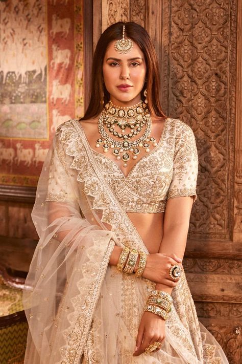 Ring Ceremony Dress Indian, Ring Ceremony Dress, Sonam Bajwa, Latest Bridal Lehenga Designs, South Indian Bride Saree, Sabyasachi Bride, Ceremony Dress, Latest Bridal Lehenga, Bridal Makeup Images