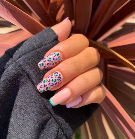 Leopard Print Press on Nails - Etsy Pink Leopard Nails, Leopard Print Nail, Leopard Nail Designs, Press On Nail Kit, Cheetah Nail Designs, Cheetah Print Nails, Cute Pink Nails, Cheetah Nails, Leopard Print Nails