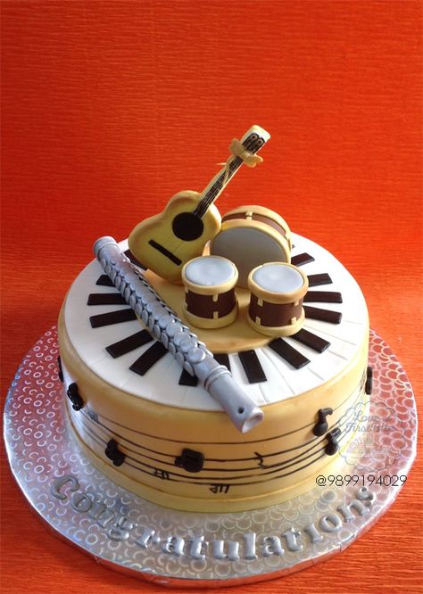 Harmonium Cake Design, Birthday Cake For Music Lover, Cake For Music Lover, Music Cake Ideas For Men, Music Cake Ideas, Musician Cake, Music Birthday Cakes, Teachers Day Cake, Bolo Musical