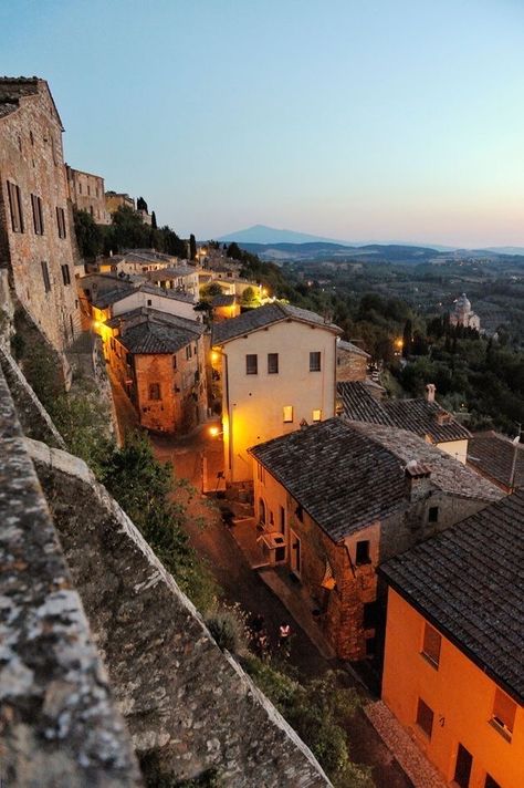 Tuscan Summer, Italy View, Elba Island, Summer Abroad, Tuscany Landscape, Italy Vibes, Mediterranean Summer, Toscana Italia, European Aesthetic