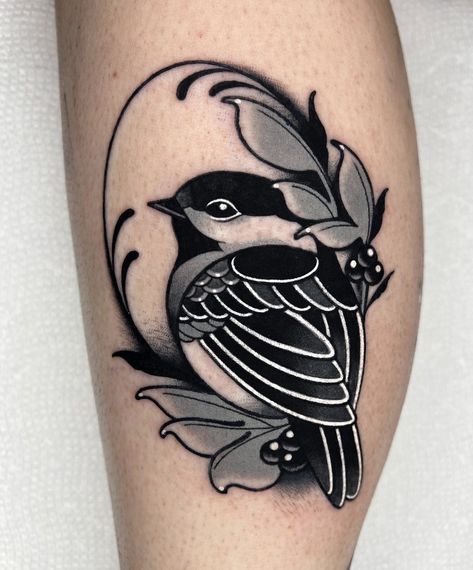 Traditional Tattoo Black And Grey, Henna Tattoo Designs Arm, Crow Tattoo Design, Mandala Hand Tattoos, Vogel Tattoo, Neo Tattoo, Traditional Tattoo Inspiration, Traditional Tattoo Flowers, Next Tattoo