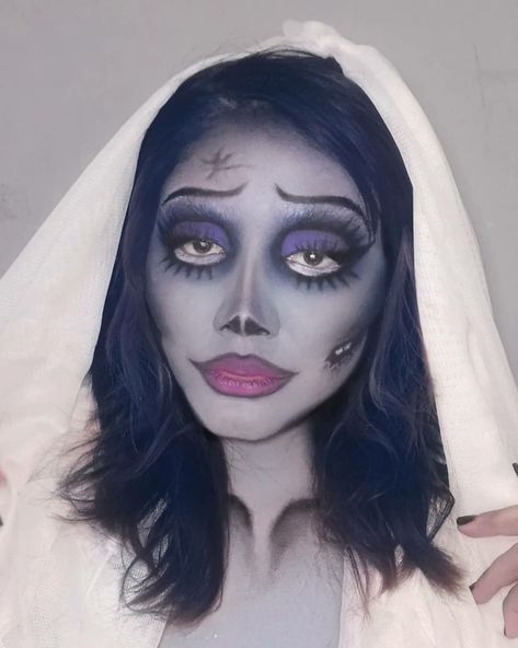 Corpse Bride Face Paint, Emily Corpse Bride Makeup, Horror Halloween Costumes Women, Movie Character Makeup, Corpse Bride Makeup, Halloween Bride Costumes, Make Up Sposa, Emily Corpse Bride, Corpse Bride Costume