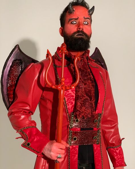 Jacket and wings custom made by Natty Lou Creations #halloween #devil #devilcostume #menscostume #halloweencostume Men Devil Costume, Male Devil Costume, Devil Halloween Costume Men, Mens Devil Makeup, Halloween Costumes Demon, Devil Makeup Men, Demon Costume Men, Devil Costume For Men, Demonic Images