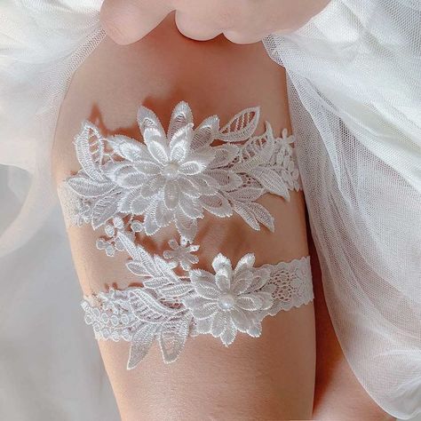 Wedding Bride Garters Bridal Lace Garter Set Floral Leg Ring Garter Accessories for Women Bridal Garter Lace, Wedding Garter Lace, Bridal Garters Set, Leg Garter, Delicate Feminine, Wedding Garters, Hair Homecoming, Hair Bridesmaid, Lace Garter