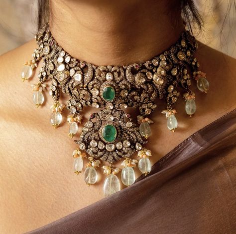 Victorian Jewelry Choker, Victorian Jewelry Necklace Gold Indian, Gold Victorian Necklace, Indian Victorian Jewellery, Victorian Collections Jewellery, Victorian Jewelry Necklace Indian, Royal Jewelry Indian, Victorian Polki Jewellery, Victorian Jewelry Indian