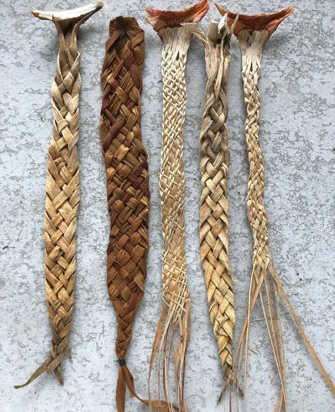 Braided Plants, Plaiting Basketry, Plant Weaving, Braided Basket, Flax Weaving, Stinging Nettle, Willow Weaving, Basket Crafts, Try New Things