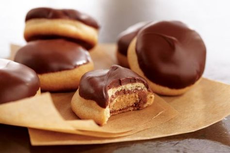 Get Peanut Butter Secrets Recipe from Food Network Think Food, Yummy Sweets, How Sweet Eats, Eat Dessert, Cookie Desserts, Sweets Desserts, Sweets Treats, Yummy Cookies, Finger Food