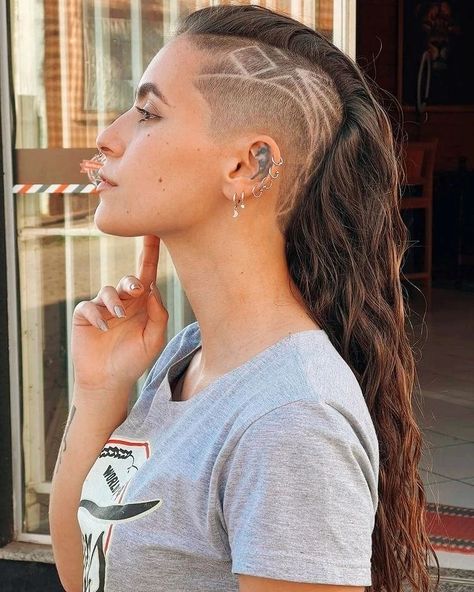 Bold Undercut Long Wavy Hair Female Undercut Long Hair, Side Shave Design, Long Hair Shaved Sides, Best Undercut Hairstyles, Edgy Long Hair, Side Shaved, Undercut Hairstyles Women, Shaved Side, Undercut Long Hair