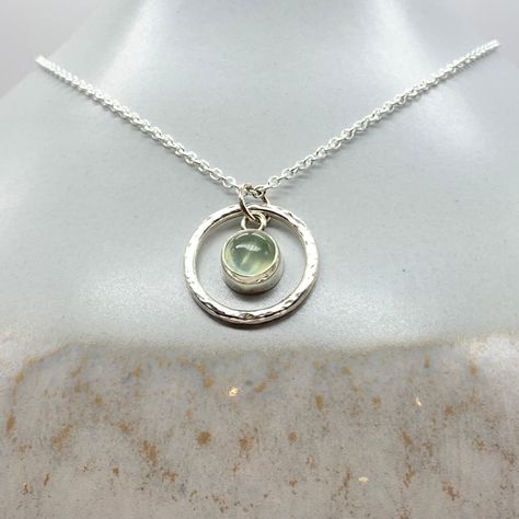 Caldera Solaris Prehnite Pendant Necklace Silver Jewellery Making Ideas, Silver 925 Jewelry, Gold Pendant Necklace Jewellery, Metal Jewelry Handmade, Sage Green Colour, Pale Sage Green, Silversmithing Jewelry, Diy Silver Jewelry, Silver Jewlery