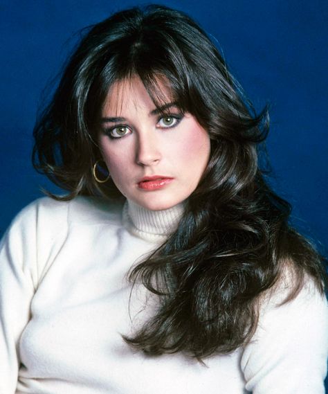 Demi Moore's wispy bangs gave her glossy hair even more volume.  - GoodHousekeeping.com Demi Moore Short Hair, 80s Short Hair, Vintage Hairstyles For Men, 80s Haircuts, 80s Hair Styles, 80’s Hair, Vintage Haircuts, 80's Hairstyle, Guest Hairstyles