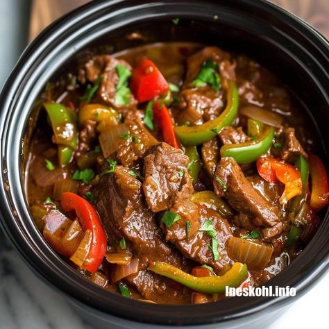 Slow Cooker Pepper Steak Recipe, Crock Pot Pepper Steak, Slow Cooker Pepper Steak, Ineskohl Kitchen, Crockpot Pepper Steak, Hamburger And Potatoes, Slow Cooker Salisbury Steak, Beef Stroganoff Crockpot, Pepper Steak Recipe