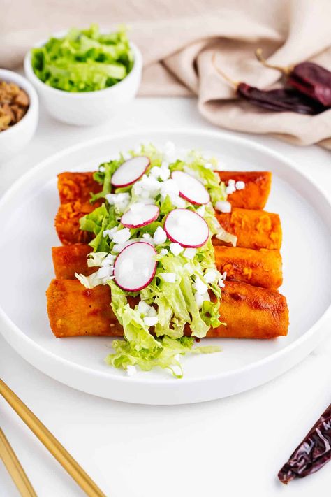 Red Enchiladas Recipe, Enchiladas Rojas Recipe, Jackfruit Enchiladas, Enchiladas Mexicanas, Dairy Free Queso, Enchiladas Rojas, Green Enchiladas, Vegan Jackfruit, Vegan Enchiladas