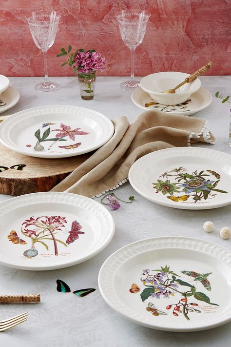 Portmeirion Botanic Garden, Portmeirion Pottery, Indian Bedroom Decor, Flora Danica, Garden Salad, Dinner Party Table, Breakfast Cups, English Country Gardens, Pasta Bowls